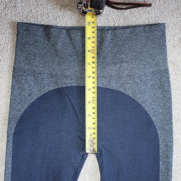 Spanx - Seamless Leggings (Look At Me Now) - Marled Colorblock - Small - EUC - Picture 6 of 10